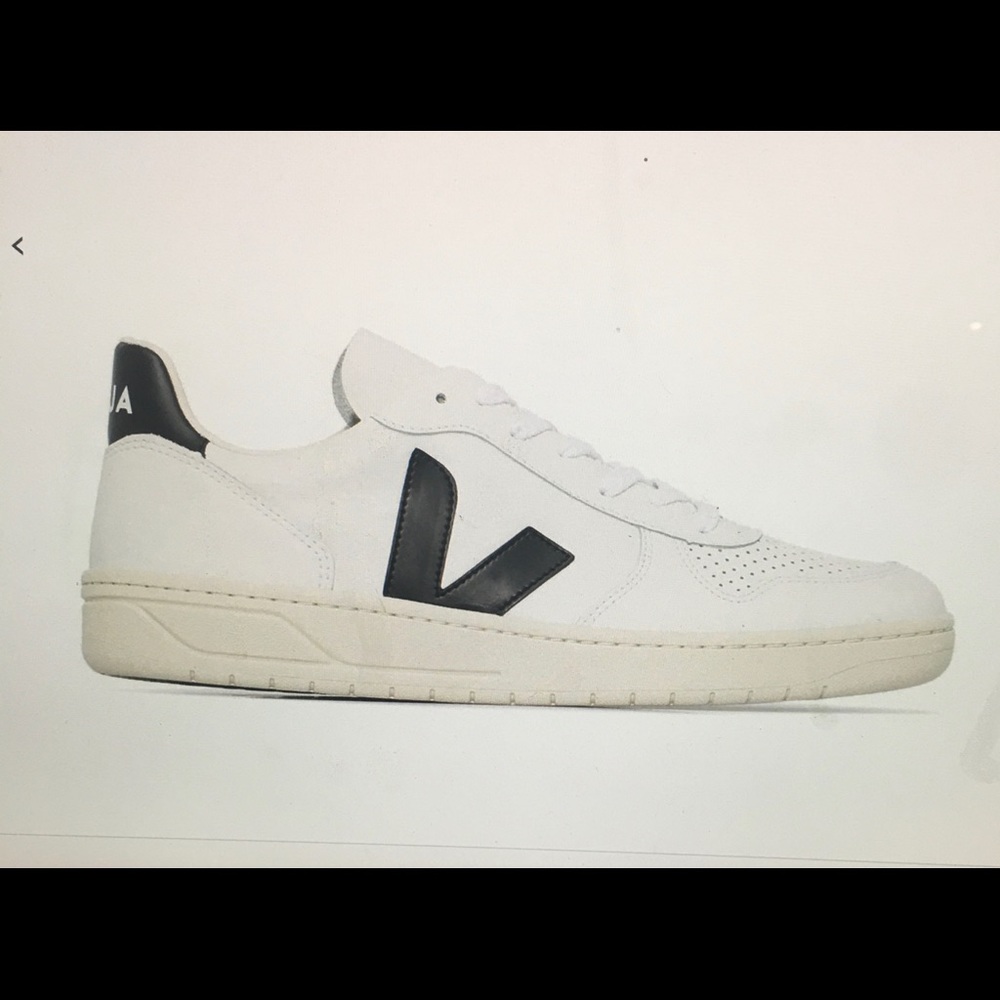 VEJA WOMEN’S SNEAKER  V-10 size 37